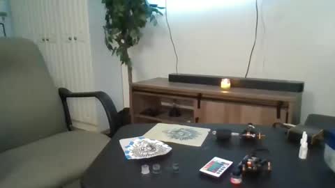 Snapshot of luisjg24hrs chatting on April 12, 2026, 9:25 am luisjg24hrs online show from April 12, 2026, 9:25 am