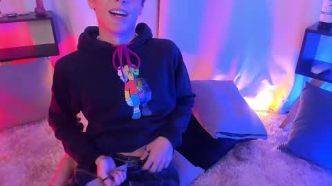 Snapshot of luixdust1 chatting on September 23, 2025, 5:21 am luixdust1 online show from September 23, 2025, 5:21 am