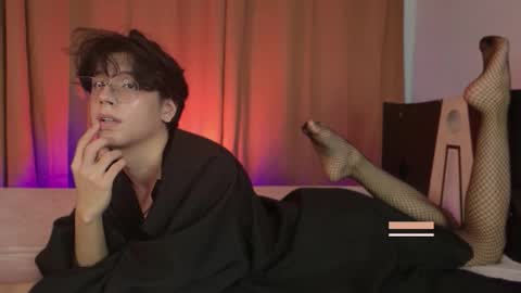 Snapshot of luixdust1 chatting on December 16, 2025, 3:22 am luixdust1 online show from December 16, 2025, 3:22 am