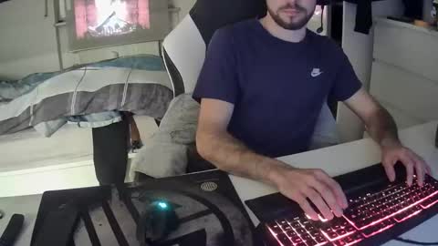 lukasschoetz online show from January 12, 2025, 7:21 pm