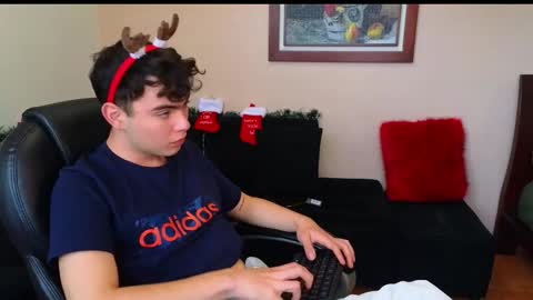 lukeboyce online show from November 9, 2025, 9:13 pm