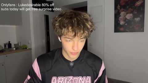 Snapshot of lukedesirable chatting on February 22, 2026, 7:45 pm lukedesirable online show from February 22, 2026, 7:45 pm