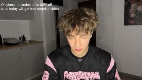 Snapshot of lukedesirable chatting on February 23, 2026, 8:06 pm lukedesirable online show from February 23, 2026, 8:06 pm