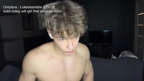 Snapshot of lukedesirable chatting on March 3, 2026, 8:26 pm lukedesirable online show from March 3, 2026, 8:26 pm