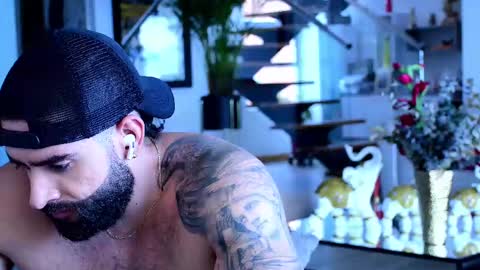 Lukhas f4f online show from February 26, 2025, 6:54 pm