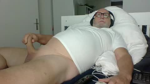 Snapshot of luley58 chatting on September 18, 2025, 3:52 am luley58 online show from September 18, 2025, 3:52 am