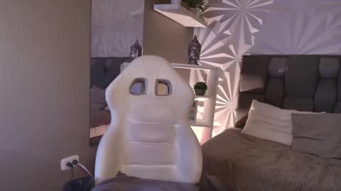 Snapshot of lullaby_charade_ chatting on February 14, 2026, 3:14 am Cookie online show from February 14, 2026, 3:14 am