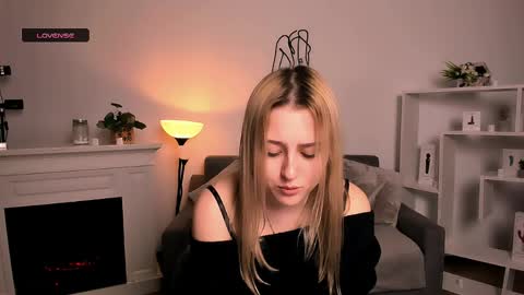 Lily online show from April 9, 2026, 8:58 pm