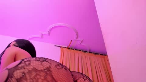 BRENDA TATIANA online show from December 19, 2024, 1:07 pm