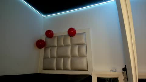 Snapshot of lulu_js_ chatting on April 23, 2026, 12:04 pm elizabeth online show from April 23, 2026, 12:04 pm
