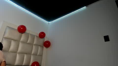 Snapshot of lulu_js_ chatting on April 26, 2026, 1:53 pm elizabeth online show from April 26, 2026, 1:53 pm