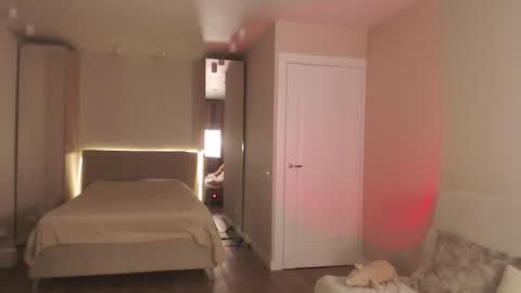 Lulu online show from February 28, 2025, 2:53 pm