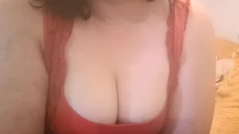 Snapshot of lulu_xo chatting on June 16, 2026, 9:28 pm Lu online show from June 16, 2026, 9:28 pm