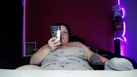 LuluBigTitts online show from December 18, 2024, 4:53 am