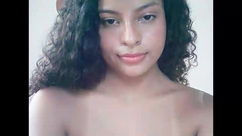 lulupeach317 online show from November 1, 2025, 8:22 pm