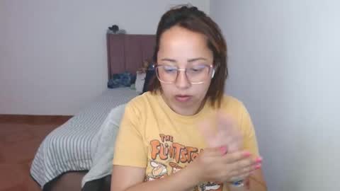 Snapshot of lumi_84 chatting on February 24, 2025, 4:05 am LUMI online show from February 24, 2025, 4:05 am