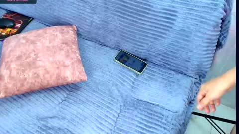 luna__logan online show from October 1, 2025, 3:45 am