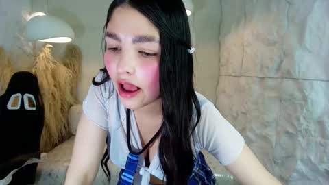 Snapshot of luna__r chatting on October 11, 2025, 8:40 pm Luna online show from October 11, 2025, 8:40 pm