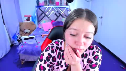 luna_analya online show from March 6, 2026, 2:08 am