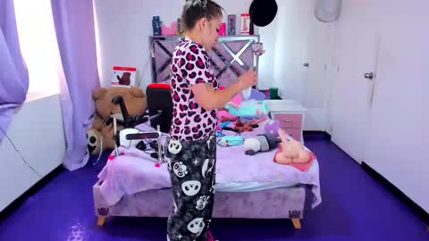 luna_analya online show from March 13, 2026, 1:18 pm