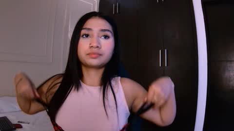 luna and banji online show from November 18, 2025, 1:04 pm