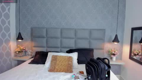 Luna online show from December 15, 2025, 10:52 am