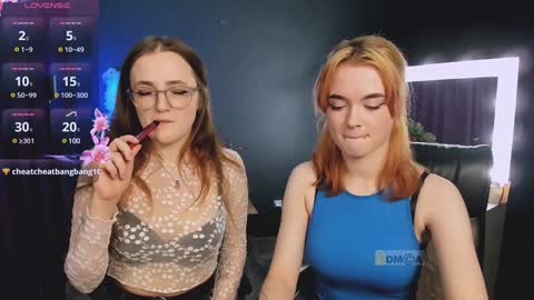 luna_berryy online show from January 24, 2025, 8:54 pm