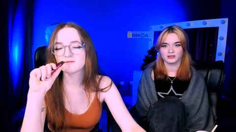 luna_berryy online show from January 27, 2025, 9:55 pm