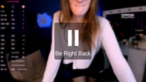 luna_berryy online show from February 19, 2025, 12:35 am