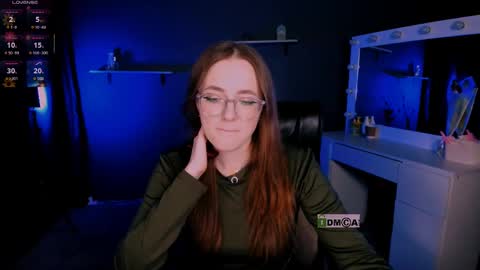 luna_berryy online show from March 10, 2025, 11:38 pm