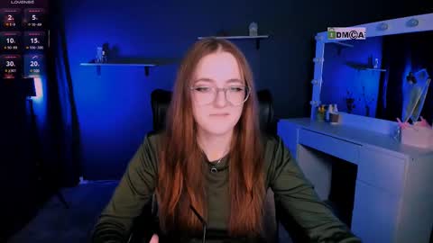 luna_berryy online show from March 11, 2025, 2:43 am