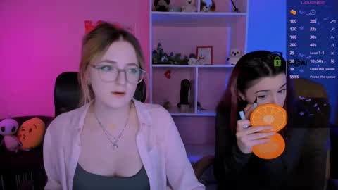 luna_berryy online show from September 24, 2025, 12:52 pm