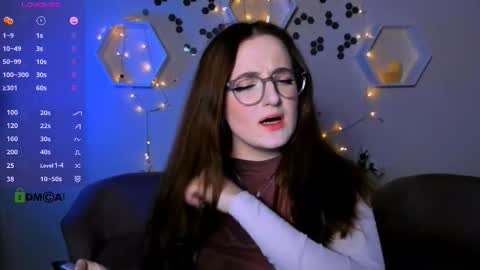 luna_berryy online show from November 13, 2025, 8:52 pm