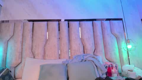 Snapshot of luna_blanca19 chatting on March 4, 2026, 3:01 am Sara online show from March 4, 2026, 3:01 am