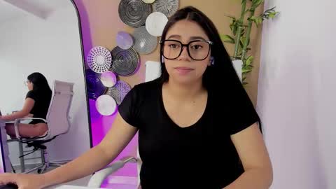 luna_cute14 online show from January 14, 2026, 8:14 pm