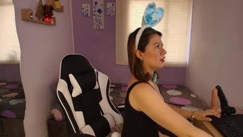 luna_desiree online show from November 29, 2025, 9:51 pm