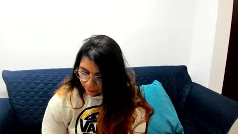 luna  online show from February 16, 2025, 11:38 am