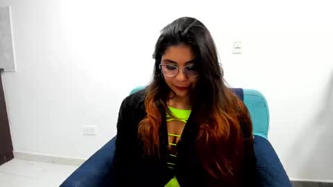 luna  online show from February 21, 2025, 11:22 am