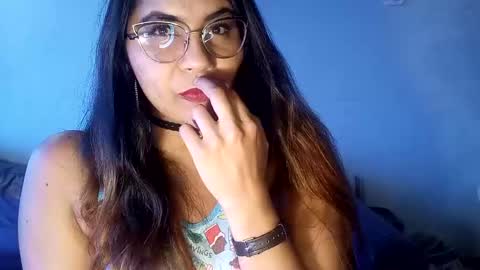 luna  online show from February 24, 2025, 8:58 pm