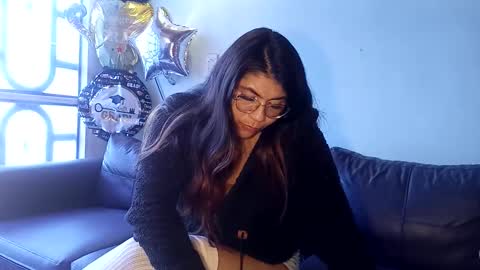 luna  online show from February 25, 2025, 2:11 pm