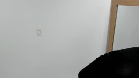 luna  online show from March 8, 2025, 5:11 pm