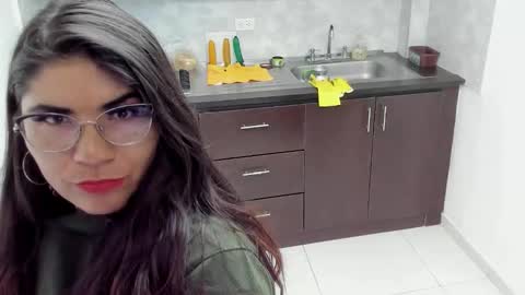 luna  online show from September 9, 2025, 12:48 pm