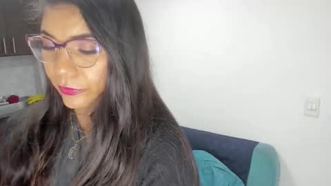 luna  online show from March 19, 2026, 11:14 am