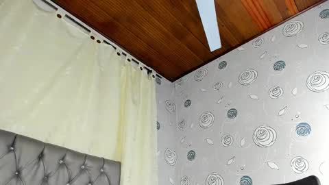 Snapshot of luna_evaa chatting on January 22, 2025, 5:59 pm Luna Eva online show from January 22, 2025, 5:59 pm