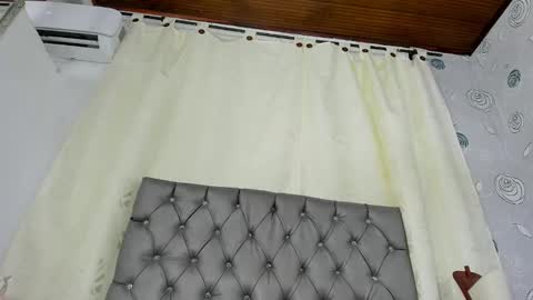 Snapshot of luna_evaa chatting on February 4, 2025, 8:49 pm Luna Eva online show from February 4, 2025, 8:49 pm