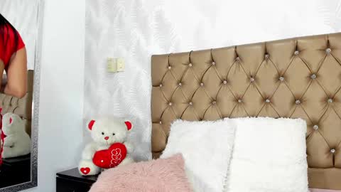 Snapshot of luna_evaa chatting on September 9, 2025, 1:21 pm Luna Eva online show from September 9, 2025, 1:21 pm