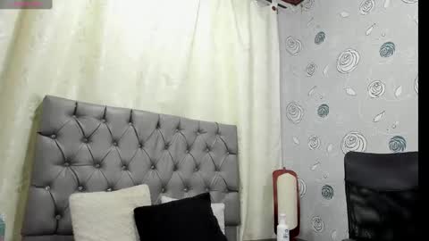 Snapshot of luna_evaa chatting on October 9, 2025, 2:37 pm Luna Eva online show from October 9, 2025, 2:37 pm