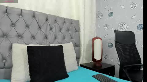 Snapshot of luna_evaa chatting on October 18, 2025, 1:45 pm Luna Eva online show from October 18, 2025, 1:45 pm