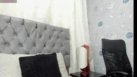 Snapshot of luna_evaa chatting on October 31, 2025, 3:57 pm Luna Eva online show from October 31, 2025, 3:57 pm