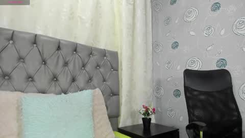 Luna Eva online show from March 31, 2026, 1:44 pm